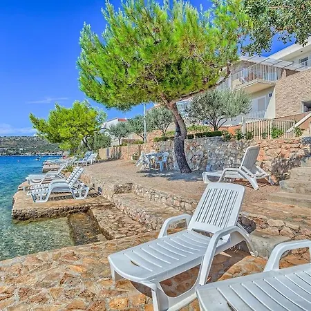 La Perla Villa
