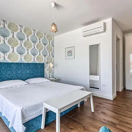 La Perla Villa *